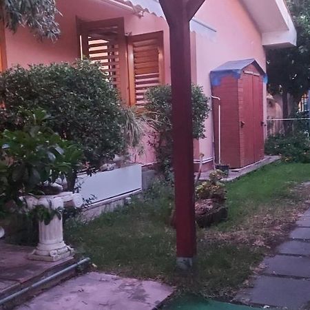 Stanza In Villa Con Giardino Con Box Doccia Idromassaggio Rent A Car Aci Bonaccorsi Екстер'єр фото