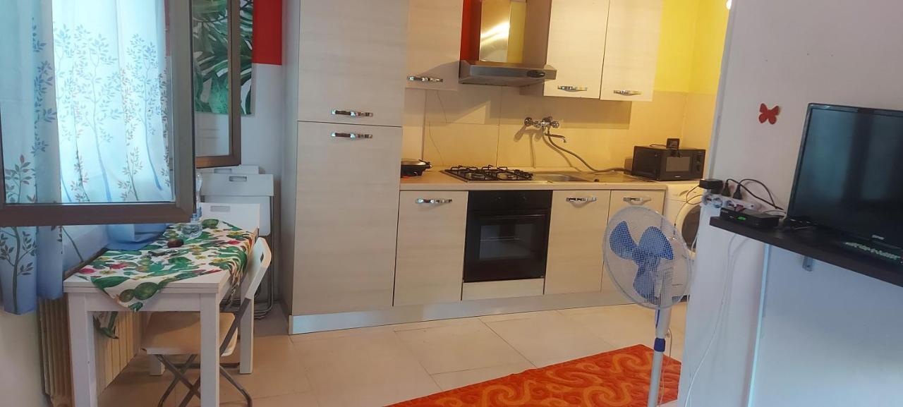 Stanza In Villa Con Giardino Con Box Doccia Idromassaggio Rent A Car Aci Bonaccorsi Екстер'єр фото