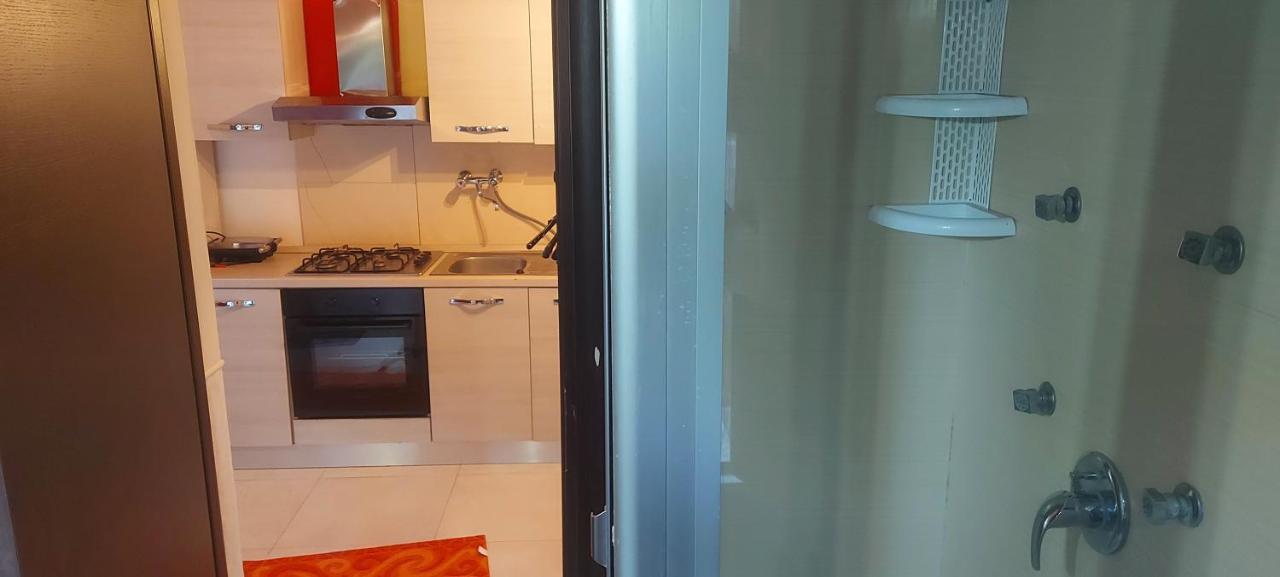 Stanza In Villa Con Giardino Con Box Doccia Idromassaggio Rent A Car Aci Bonaccorsi Екстер'єр фото
