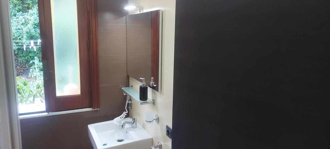 Stanza In Villa Con Giardino Con Box Doccia Idromassaggio Rent A Car Aci Bonaccorsi Екстер'єр фото