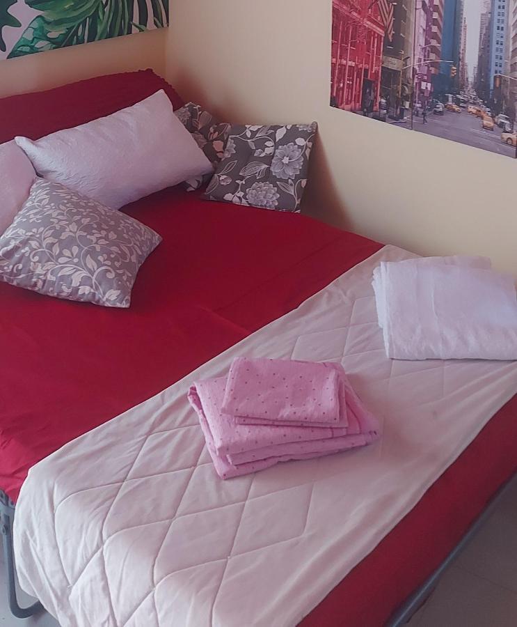 Stanza In Villa Con Giardino Con Box Doccia Idromassaggio Rent A Car Aci Bonaccorsi Екстер'єр фото
