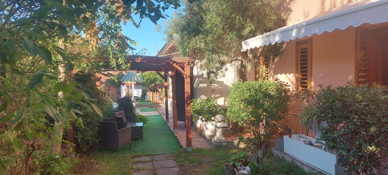 Stanza In Villa Con Giardino Con Box Doccia Idromassaggio Rent A Car Aci Bonaccorsi Екстер'єр фото